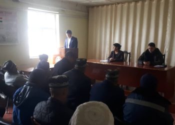 Вохӯрӣ бо сокинони ноҳияи Деваштич