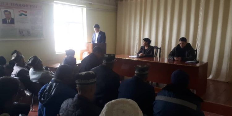 Вохӯрӣ бо сокинони ноҳияи Деваштич