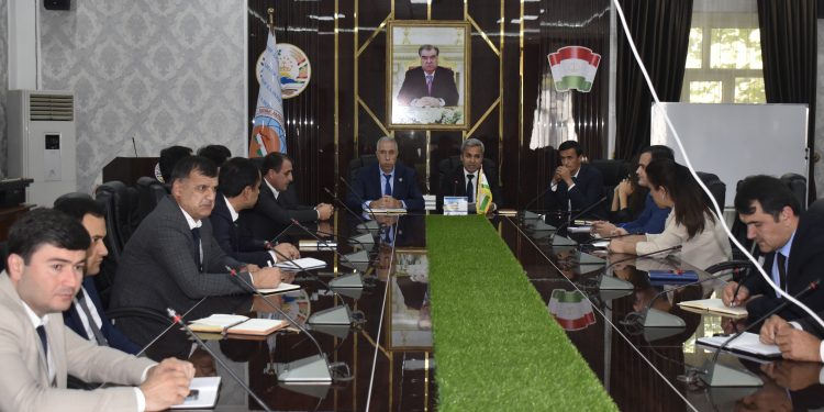 Дар Хадамоти муҳоҷират мизи мудаввар дар мавзуи “Мероси фарҳангии миллӣ – кафили саодати рӯзгори таърихии мост” баргузор гардид