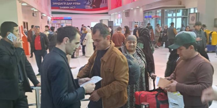 Корҳои фаҳмондадиҳӣ дар байни шаҳрвандони ҷумҳурӣ – муҳоҷирони меҳнатӣ дар “Фурудгоҳи байналмилалии шаҳри Душанбе”