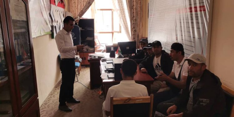 Корҳои иттилооти – фаҳмондадиҳӣ дар утоқи корӣ