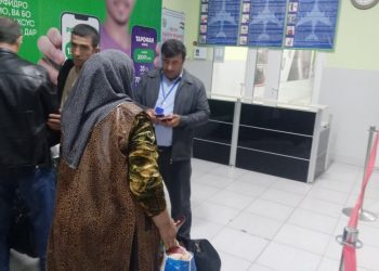 Вохӯрӣ бо муҳоҷирони меҳнатӣ дар “Фурудгоҳи байналмилалии Кулоб”