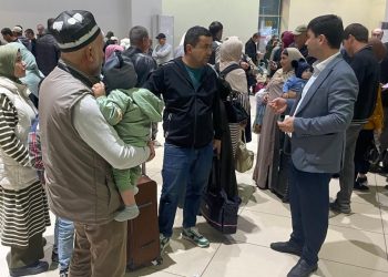 Вохӯриву суҳбатҳо бо муҳоҷирони меҳнатӣ дар “Фурудгоҳи байналмилалии шаҳри Душанбе”