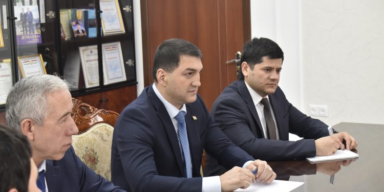 Вохӯрӣ бо Сардори минтақаи Аврупои Шарқӣ ва Осиёи Марказӣ Радим Жак