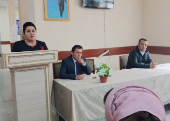 Вохӯрии судманд бо сокинони шаҳри Исфара