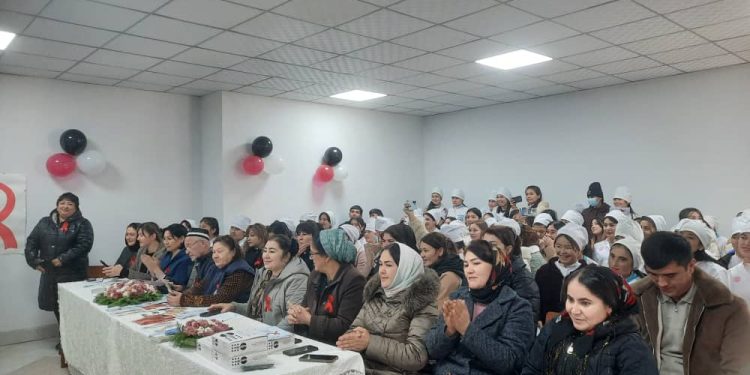 Суҳбати самимӣ дар шаҳри Конибодом