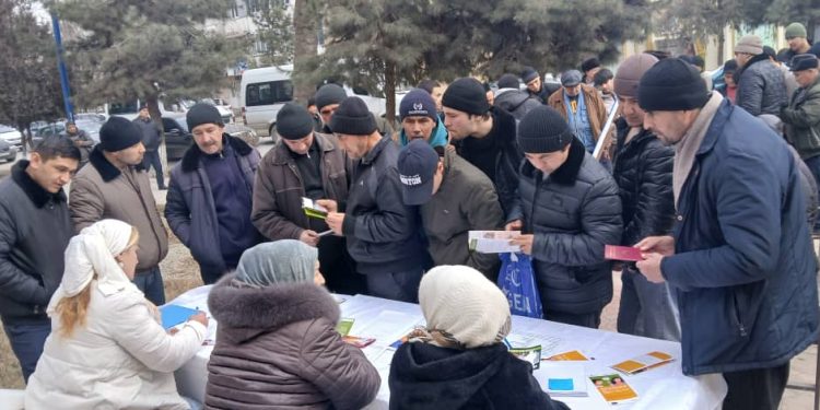 Ярмаркаи хурди ҷойҳои холии корӣ дар ноҳияи Ашт