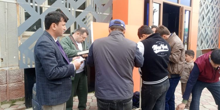 Вохӯрии судманд бо сокинони шаҳри Бохтар