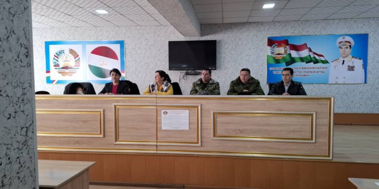 Вохӯрии судманд бо сарбозону афсарон  дар ноҳияи Деваштич