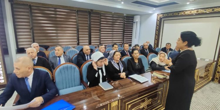 Вохӯрӣ бо раисони кумитаҳои маҳаллаҳои  шаҳри Хуҷанд