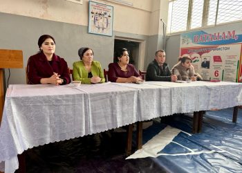 Вохӯрии судманд Ҷамоати деҳоти Навгилеми шаҳри Исфара