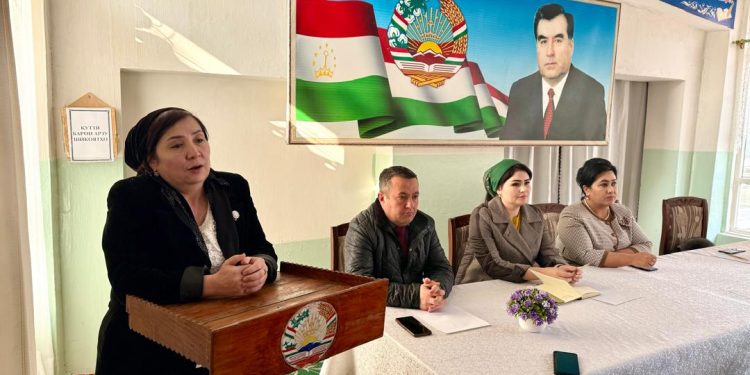 Корҳои фаҳмондадиҳӣ дар Ҷамоати деҳоти Навгилеми шаҳри Исфара