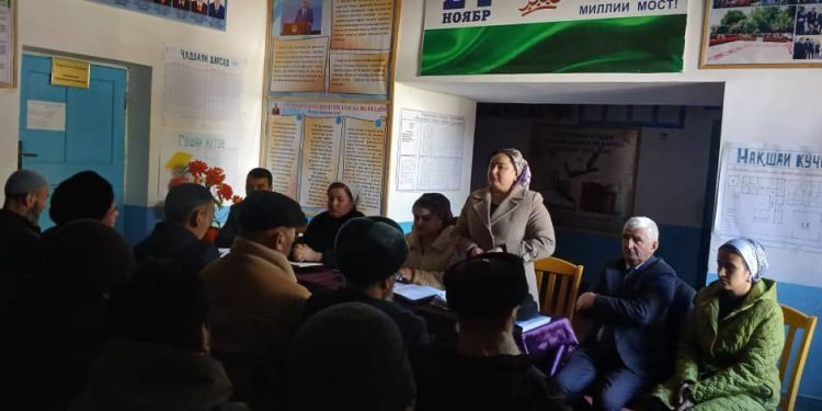 Идомаи суҳбату вохӯриҳо дар ноҳияи Файзобод