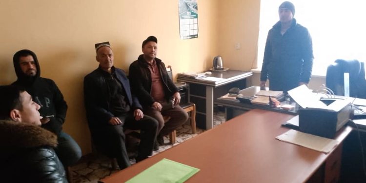 Вохӯрии судманд бо муҳоҷирони ба ватан бозгашта дар ноҳияи Зафаробод