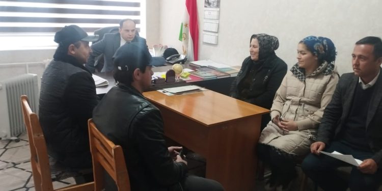 Встреча с вернувшимися мигрантами в Айнинском районе