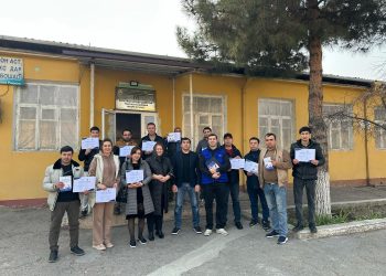 Ба хатмкунандагон Сертификати забони англисӣ супорида шуд