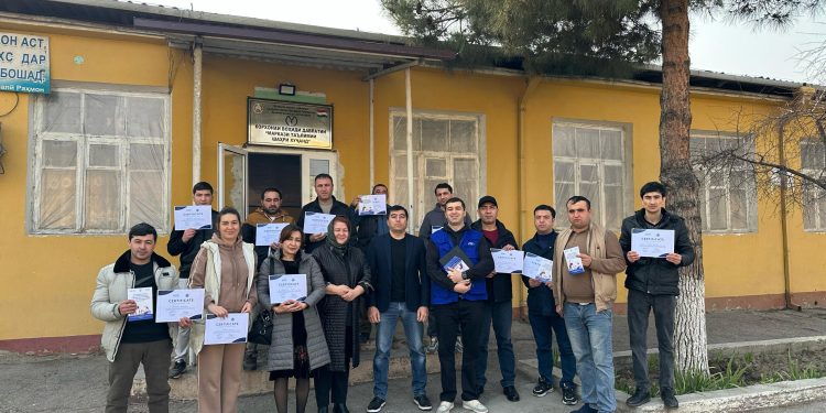 Ба хатмкунандагон Сертификати забони англисӣ супорида шуд