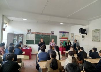 Дар Литсеи №1 шаҳри Левакант вобаста ба мавзуи терроризм вохӯрӣ доир шуд