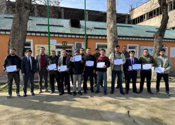 Ба хатмкунандагон Сертификати забони англисӣ супорида шуд