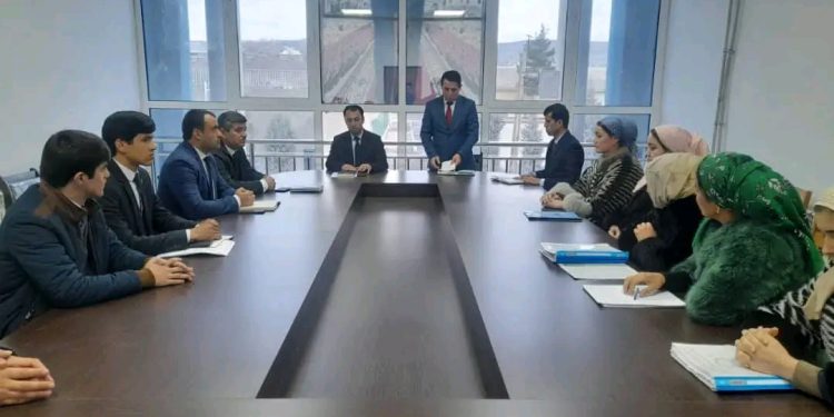Мулоқоти судманд бо фаъолон дар ноҳияи Темурмалик