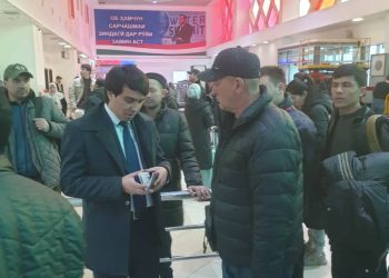 Мулоқоти судманд бо шаҳрвандон дар “Фурудгоҳи байналмилалии шаҳри Душанбе”