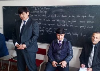 Мулоқоти мақсаднок бо муҳоҷирони ба ватан бозгашта дар шаҳри Ваҳдат
