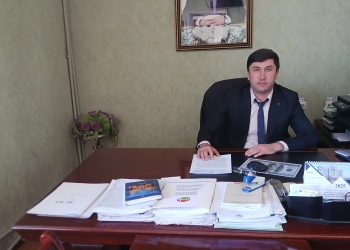 Донишандӯзӣ ва худшиносии ҷавонон