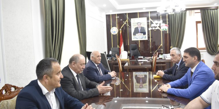 Мулоқти судманд бо роҳбарони диаспораҳои тоҷикон ва ҳамватанони бурунмарзӣ дар Хадамоти муҳоҷират