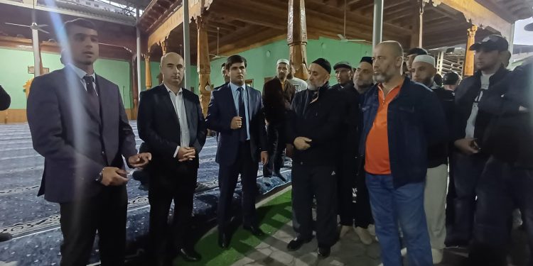 Баргузории вохӯрии гурӯҳи корӣ бо сокинони маҳаллаи “Қазоқон”- и шаҳри Душанбе