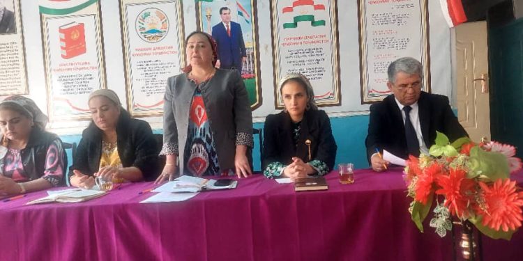 Суҳбату вохӯриҳо дар ноҳияи Файзобод идома дорад