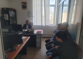 Вохӯрии судманд бо муҳоҷирони ба ватан бозгашта дар шаҳри Истаравшан