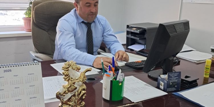 Эмомалӣ Раҳмон: Сарвари оқилу хирадманди миллати тоҷик