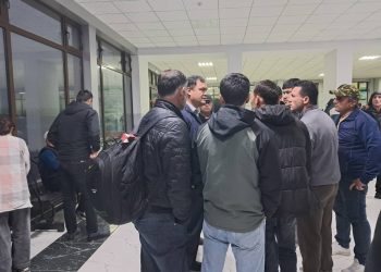 Ба саволҳои шаҳрвандон-муҳоҷирони меҳнатӣ дар ҶСК “Фурудгоҳи байналмилалии Кӯлоб” посух дода шуд