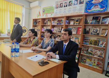 Мулоқоти судманд бо омӯзгорон ва хонандагон дар ноҳияи Шоҳмансур