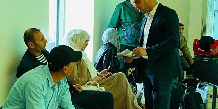 Мулоқоти судманд бо шаҳрвандон дар “Фурудгоҳи байналмилалии шаҳри Душанбе”