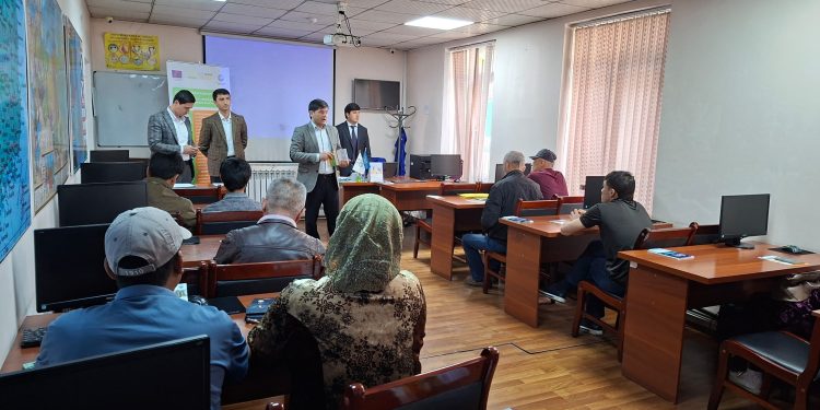 Вохӯрии судманд дар синфхонаи Марказ