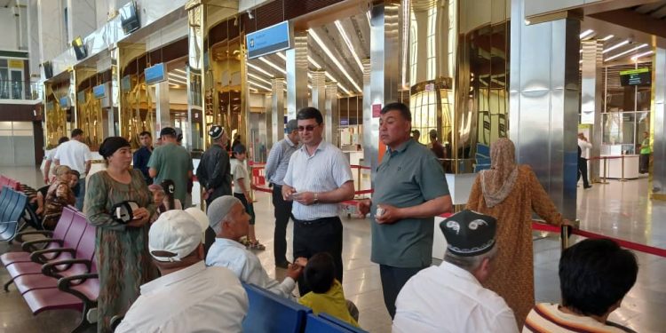 Корҳои фаҳмондадиҳи бо муҳоҷирони меҳнатӣ пеш аз сафар дар “Фурудгоҳи байналмилалии Хуҷанд” ва ноҳияи Ашт