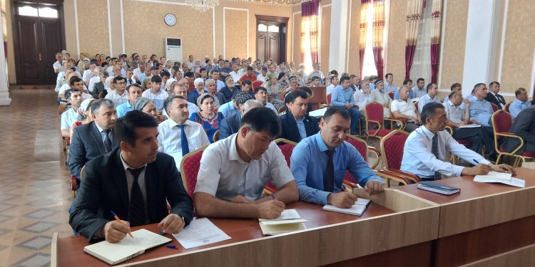 Дар Фархор вобаста ба истифодаи оқилонаи неруи барқ ҳамоиш баргузор гардид