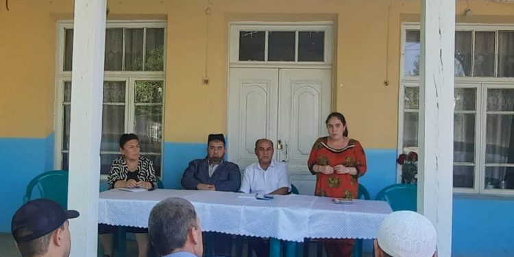 Вохӯрии навбатӣ дар ҷамоати деҳоти Пӯлотони шаҳри Конибодом