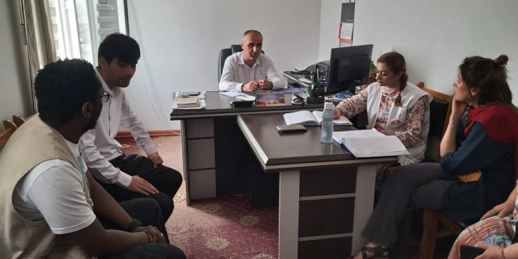 Вохӯрии судманд бо сокинон ва муҳоҷирони ба ватан бозгашта дар шаҳри Кӯлоб