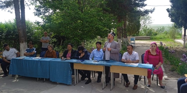 Мулоқоти судманд бо сокинони ноҳияи Шаҳринав идома дорад