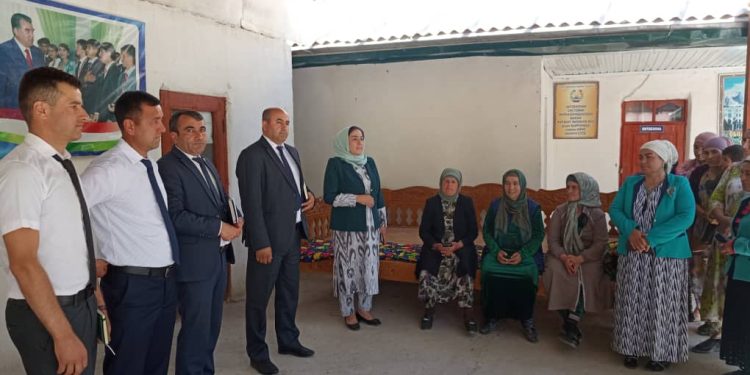 Вохӯрии навбатӣ бо сокинон дар ноҳияи Айнӣ