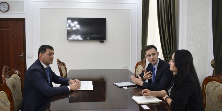 Мулоқоти судманд дар Хадамоти муҳоҷират