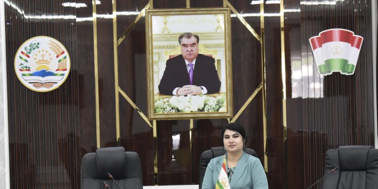 Ваҳдати миллӣ – решаҳои таърихӣ дорад