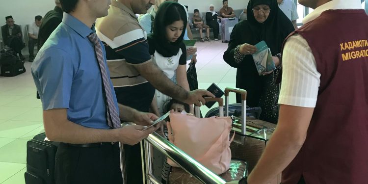 Вохӯриву суҳбатҳо бо муҳоҷирони меҳнатӣ дар “Фурудгоҳи байналмилалии шаҳри Душанбе”