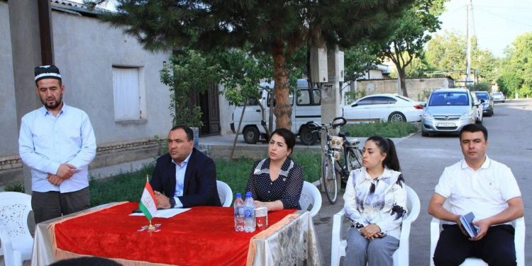 Вохӯрии судманд дар  маҳаллаи “Қорираҳмат Қурбонов”- и шаҳри Хуҷанд