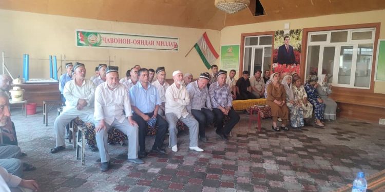 Вохӯриву мулоқотҳои саривақтӣ бо сокинон дар шаҳри Истаравшан