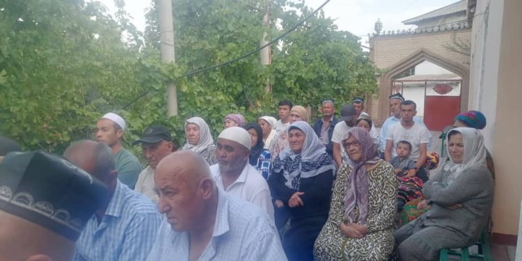 Вохӯрии судманд бо сокинони шаҳри Истиқлол