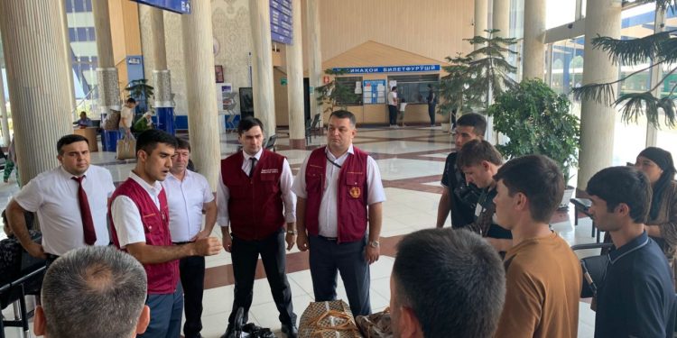 Ҳамеша ба муҳоҷирони меҳнатӣ кумак менамоянд