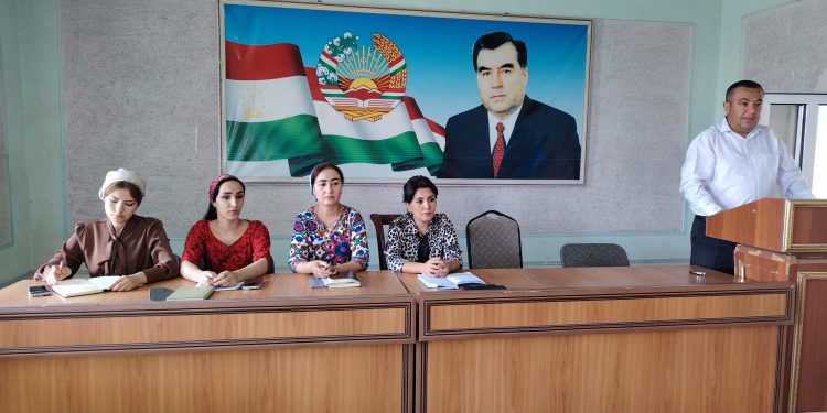 Корҳои иттилоотӣ ва фаҳмондадиҳӣ дар ҷамоати деҳоти Сурхи шаҳри Исфара